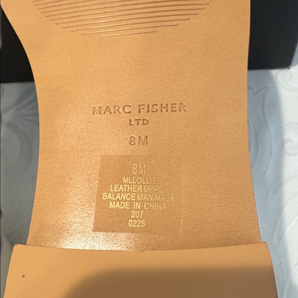 Marc Fisher Loop Sandal. Ladies 8 - Picture 12 of 15